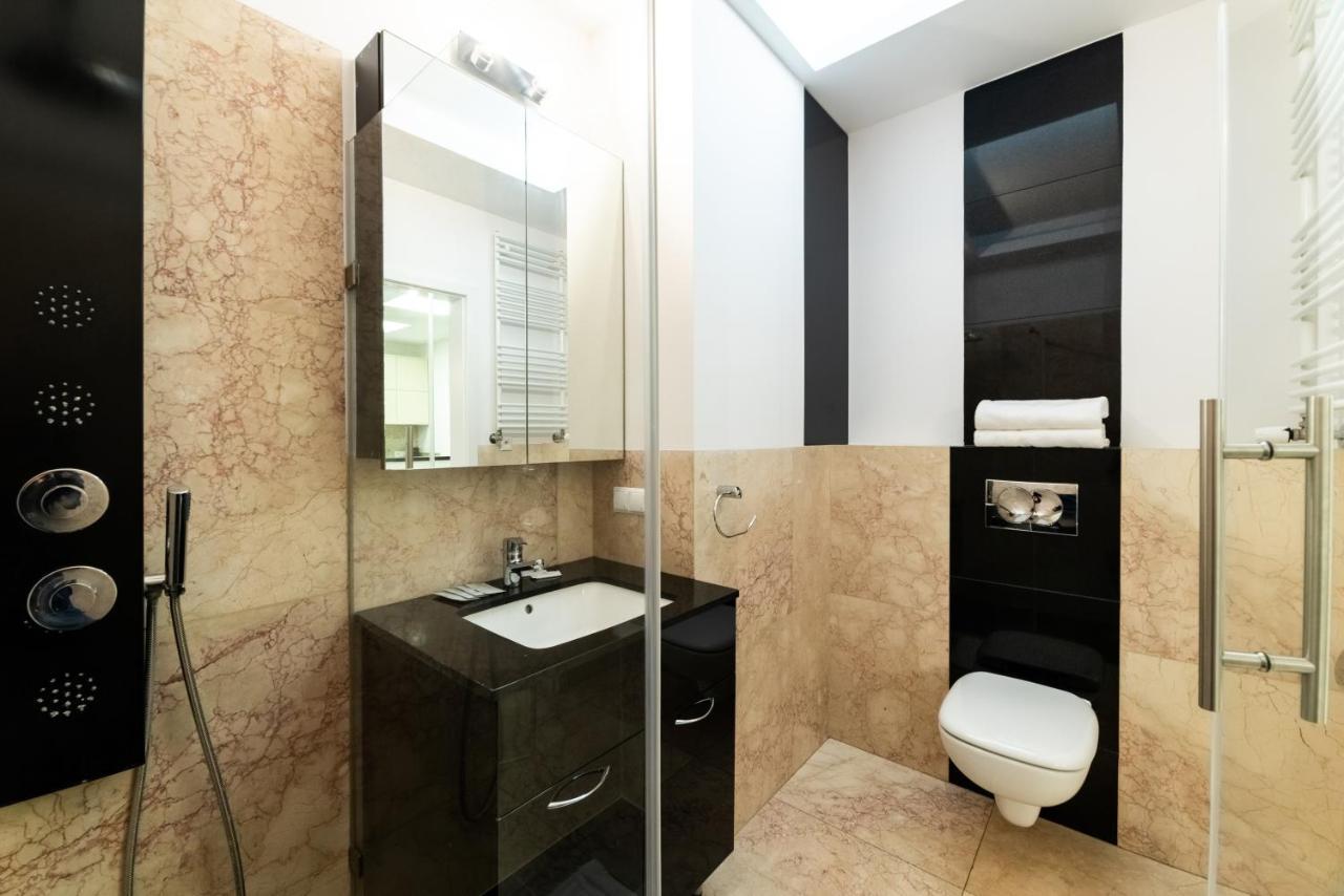 Platinum Towers Central 3*
